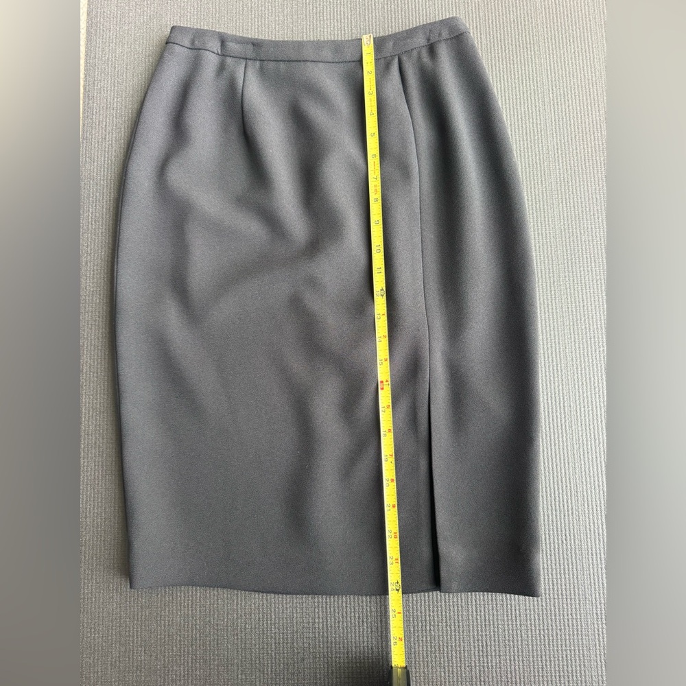 Black skirt by Bloomingdale’s & Tahari, size 6